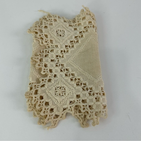 Vintage Cream Color Chic Lace Table Runner with Hardanger Embroidery - Picture 10 of 11